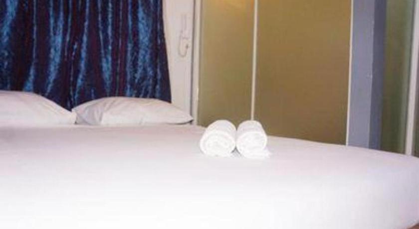 Win Blok M Hotel