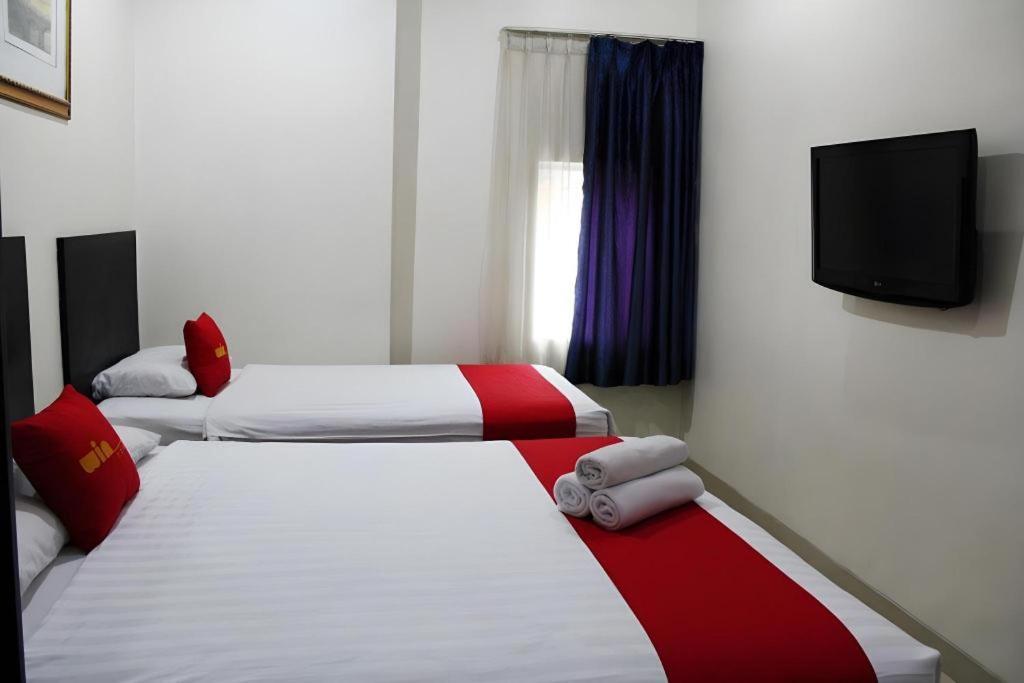 Win Hotel *